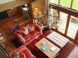 Birch Pavilion, sleeps 15 in Tunbridge Wells.