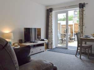 Well presented living/ dining room | Shepley Mews, Glossop