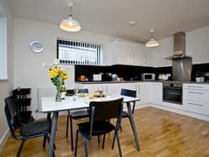 Open plan living space | 10 Seaquest - Seaquest Apartments, Newquay