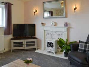 Living room/dining room | The Yorkshireman, Ravenscar, near Robin Hood&rsquo;s Bay