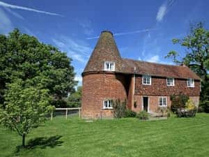 Exterior | Leacon Hall Oast, Near Tenterden