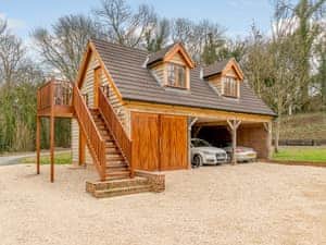Exterior | Spire View, Near The New Forest