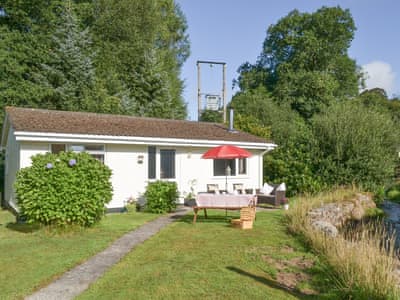 Detached lodge is in an attractive setting beside a babbling brook | Westville by the Stream, Rosecraddoc, near Liskeard