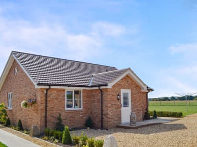 Delightful, detached, single-storey holiday home | The Old Bull Pen - Andover Lane Farm, Faberstown, near Andover