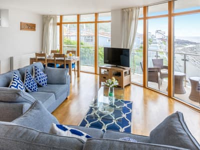 Light and airy living and dining areas | Apartment 22 - Horizon View, Westward Ho!