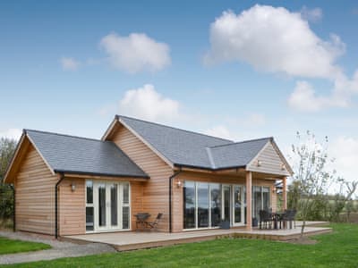 Purpose built cedar wood holiday lodge | Framlington Corner - Villa Lane Farm, Longframlington, near Rothbury