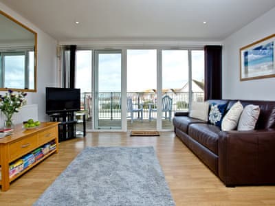 Comfortable and relaxing living space | Sea Glimpses - Glendorgal, Newquay