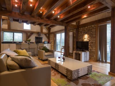 Cosy lounge area | Coot Lodge, Somerford Keynes, near Cirencester