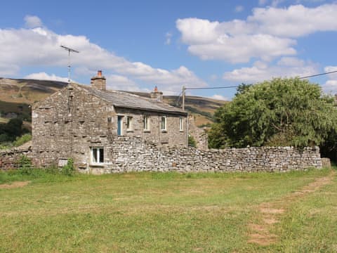 Beautiful renovated holiday home | Thea&rsquo;s Cottage, Satron near Gunnerside, Reeth