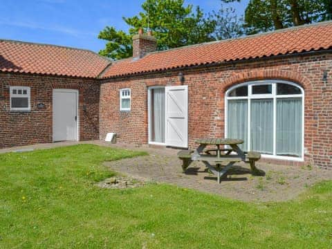 Delightful holiday home | Guillemot Cottage - Beacon Farm, Flamborough