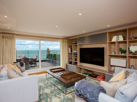 Living area | Solent View Apartment, Cowes