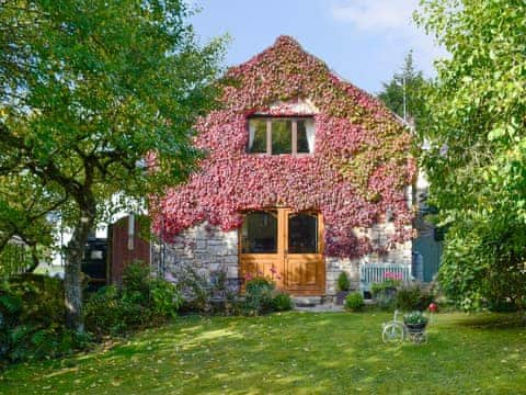 Beautiful holiday home | Bryn Dedwydd Cottage, Eryrys, near Mold