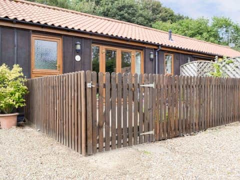 Lovely holiday home with enclosed patio area | Briarwood - Thorpewood Cottages, Thorpe Market