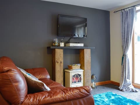 Comfy living/ dining room | Llwyn Rhedyn, Blaenau Ffestiniog