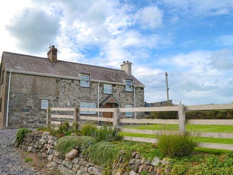 Charming holiday home | Ty Hen, Llangwnnadl near Pwllheli