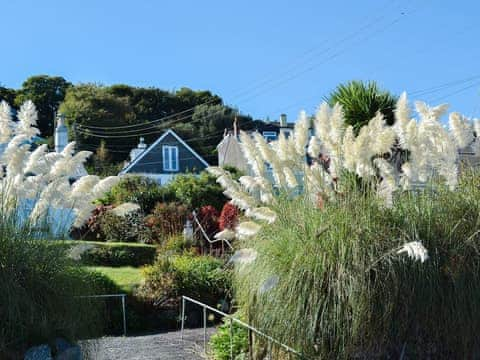 Wonderful seaside holiday cottage overlooking the bay | St Michael&rsquo;s Mount View, Newlyn