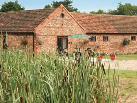 Delightful East Anglian rural barn conversion | Baileys Barn - Moor Farm Stable Cottages, Foxley, near Fakenham