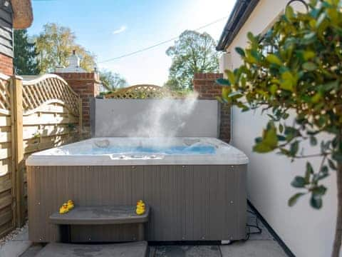 Wonderful, relaxing private hot tub | The Old Meeting Hall, King&rsquo;s Somborne, near Winchester