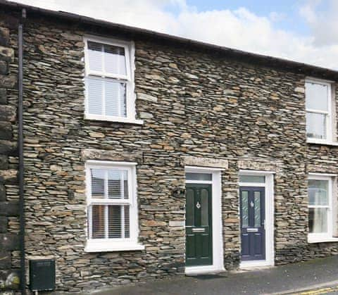 Delightful traditional Lakeland slate cottage | Squirrel Cottage, Windermere