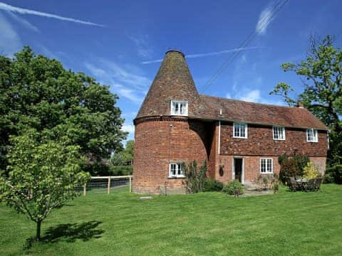 Exterior | Leacon Hall Oast, Near Tenterden