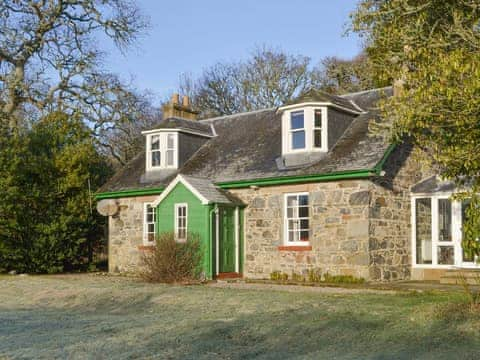 Attractive stone-built holiday home | Kennels Cottage - Beaufort Cottages, Kiltarlity, near Beauly