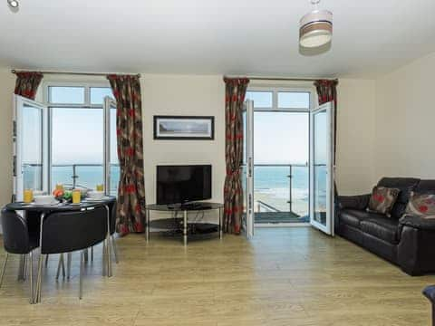 Beautifully presented open plan living space | Sunny Beach Apartment, Shanklin