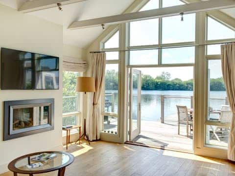 Living area | Shearwater Lake House, Cotswold Lakes