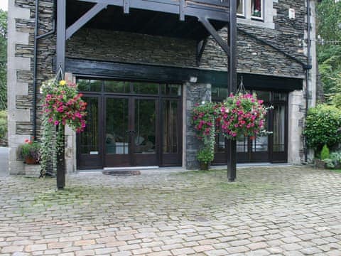 Delightful Lakeland ground floor apartment  | The Coaches - The Abbey Coach House, St. Mary&rsquo;s Park, Windermere