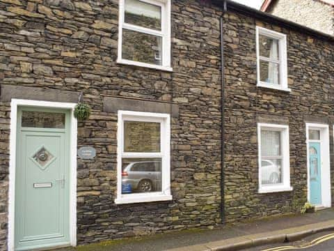 Traditional mid-terrace holiday home | Duckling Cottage, Bowness on Windermere