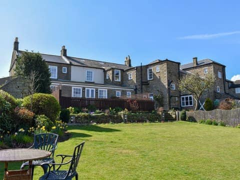 Shared large communal garden  | Garden View Apartment, Sneaton, near Whitby