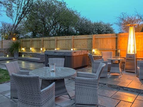 Outdoor area with hot tub | Littlewood, Newquay