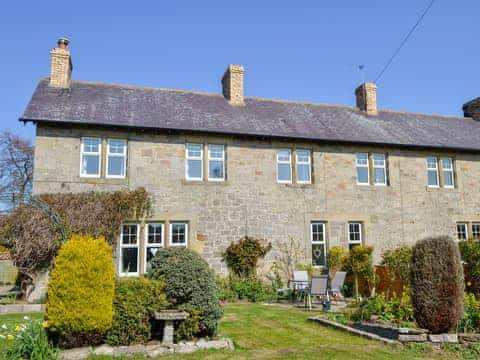 Charming semi-detached cottage | Sheilas Cottage, Christon bank, near Alnwick