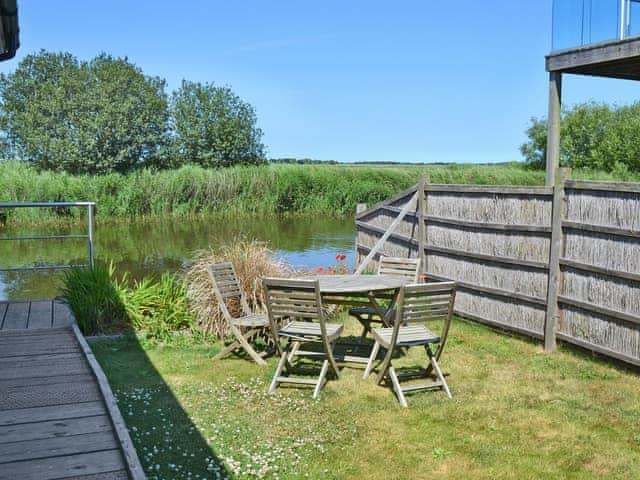 Lovely waterfront property | Ferry Cottage - Martham Ferry Boat Yard, Martham