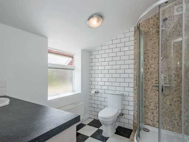 Convenient ground floor bathroom | Marion&rsquo;s Sea View, Overstrand, Cromer