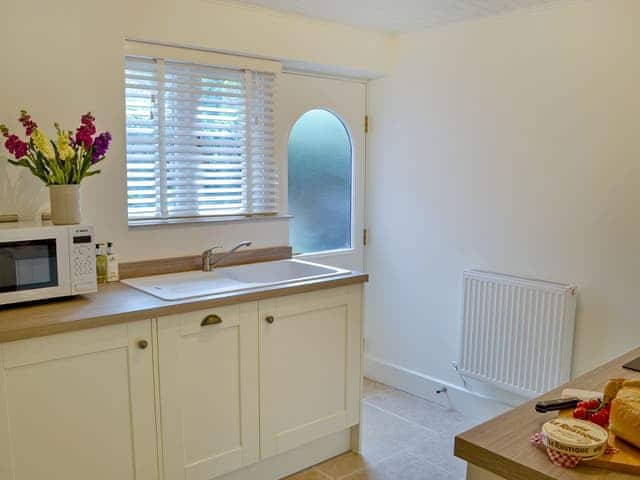 Attractive shaker style kitchen | Eden Cottage, Little Corby, near Carlisle