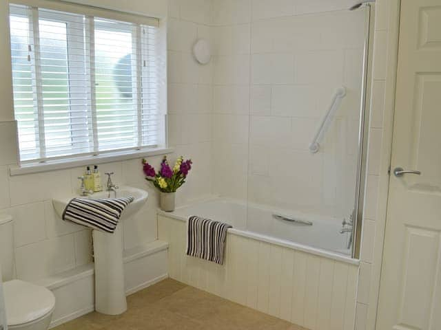 Well presented bathroom | Eden Cottage, Little Corby, near Carlisle