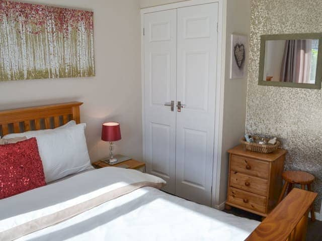 Double bedroom | Westville by the Stream, Rosecraddoc, near Liskeard