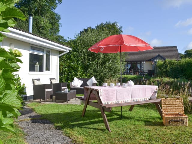 Outdoor dining area | Westville by the Stream, Rosecraddoc, near Liskeard