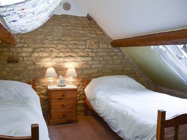 Twin bedroom | Picket Piece Cottage, Chadlington, near Chipping Norton