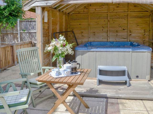 Relaxing hot tub | Greenhaven Lodge, Rackheath, near Wroxham