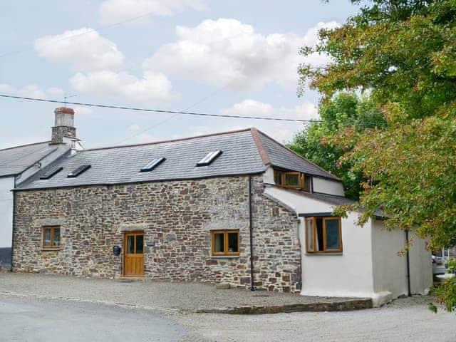 Cosy holiday cottage | The Shippon, St Gennys, Bude