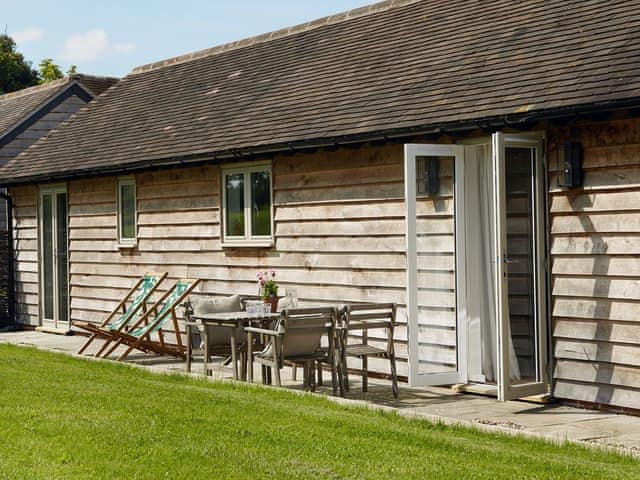 Lovely single-storey detached barn | The Stables - The Stables & The Dairy, Birdham, near Chichester