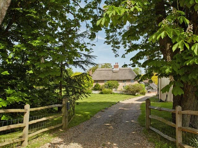 Welcoming entrance | The Stables, The Dairy - The Stables & The Dairy, Birdham, near Chichester