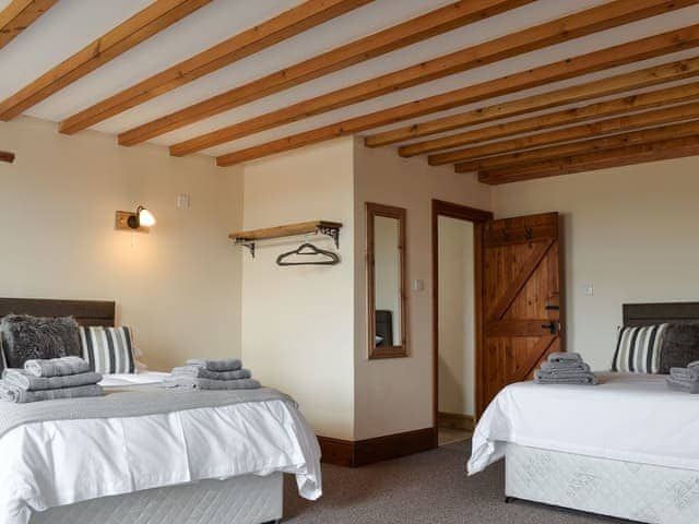 Twin bedroom | The Granary - Brockholme Barns, Hornsea