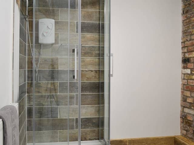 Shower room | The Granary - Brockholme Barns, Hornsea