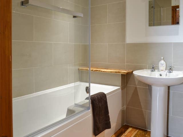 Bathroom | The Granary - Brockholme Barns, Hornsea