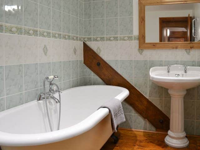 Bathroom | The Granary - Brockholme Barns, Hornsea