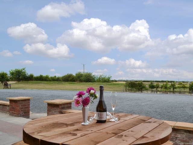 Sitting out area | The Granary - Brockholme Barns, Hornsea