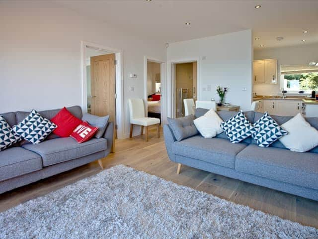 Open plan living space | Curlew 2 - The Cove, Brixham