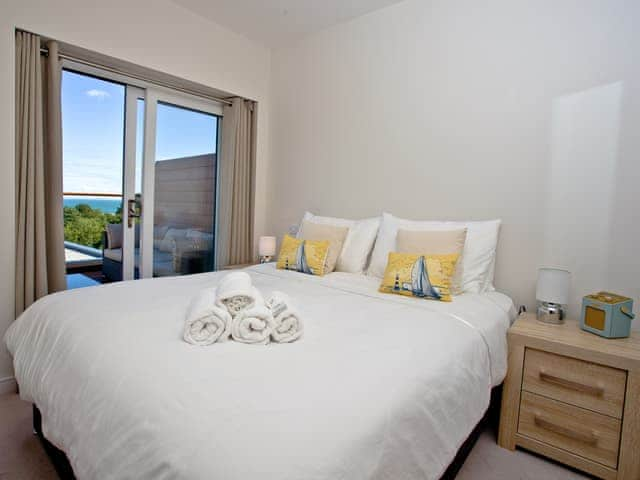 Double bedroom | Curlew 2 - The Cove, Brixham